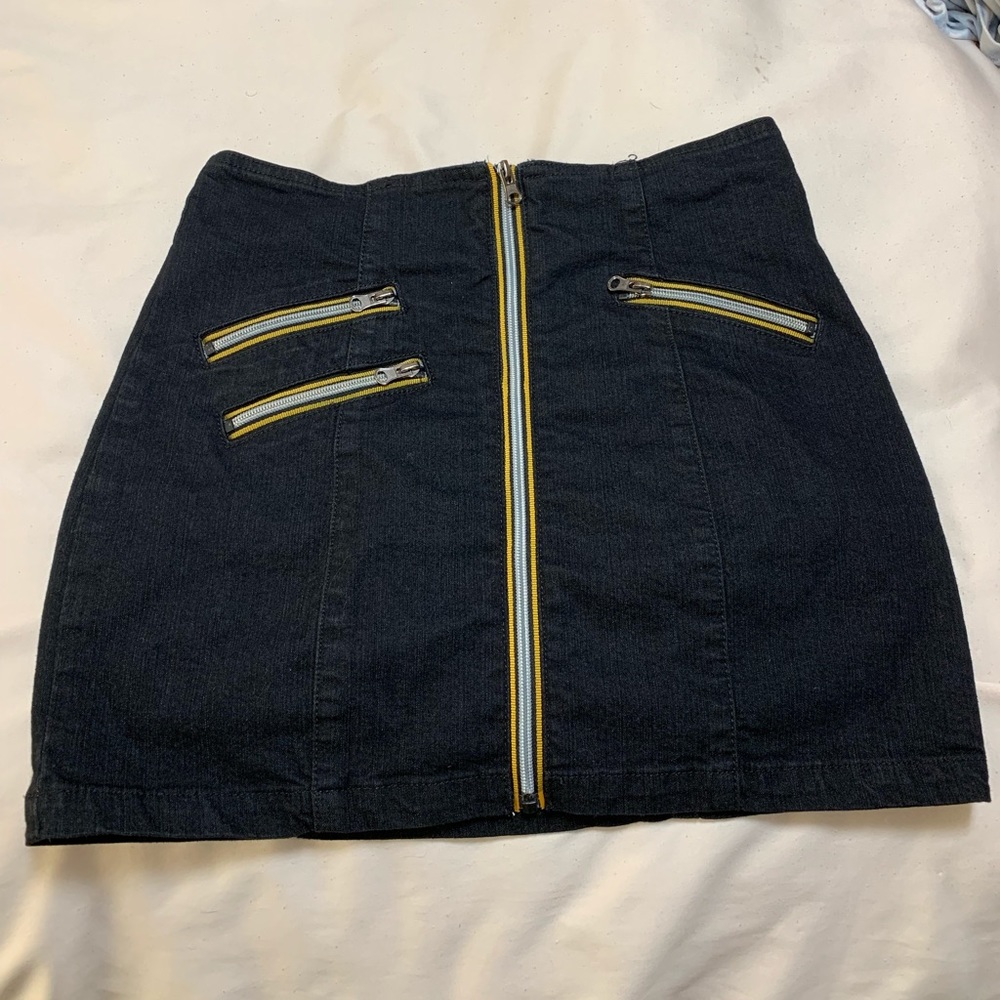 Carmar black skirt